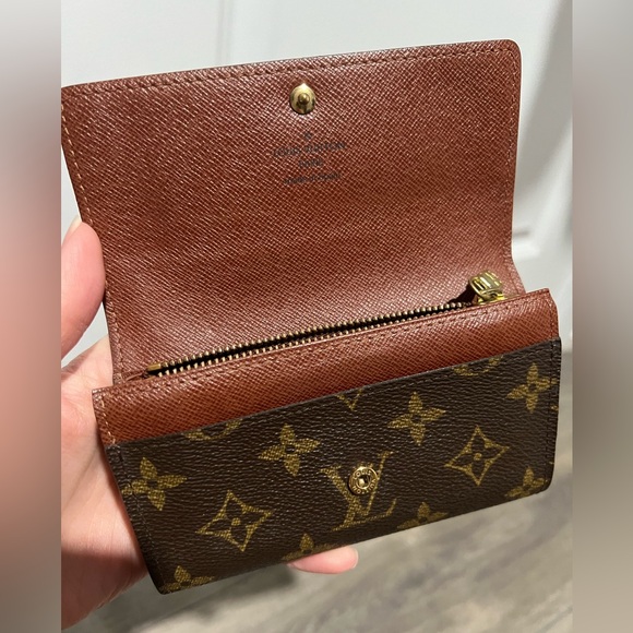 Authentic Louis Vuitton monogram bifold wallet - Picture 7 of 13